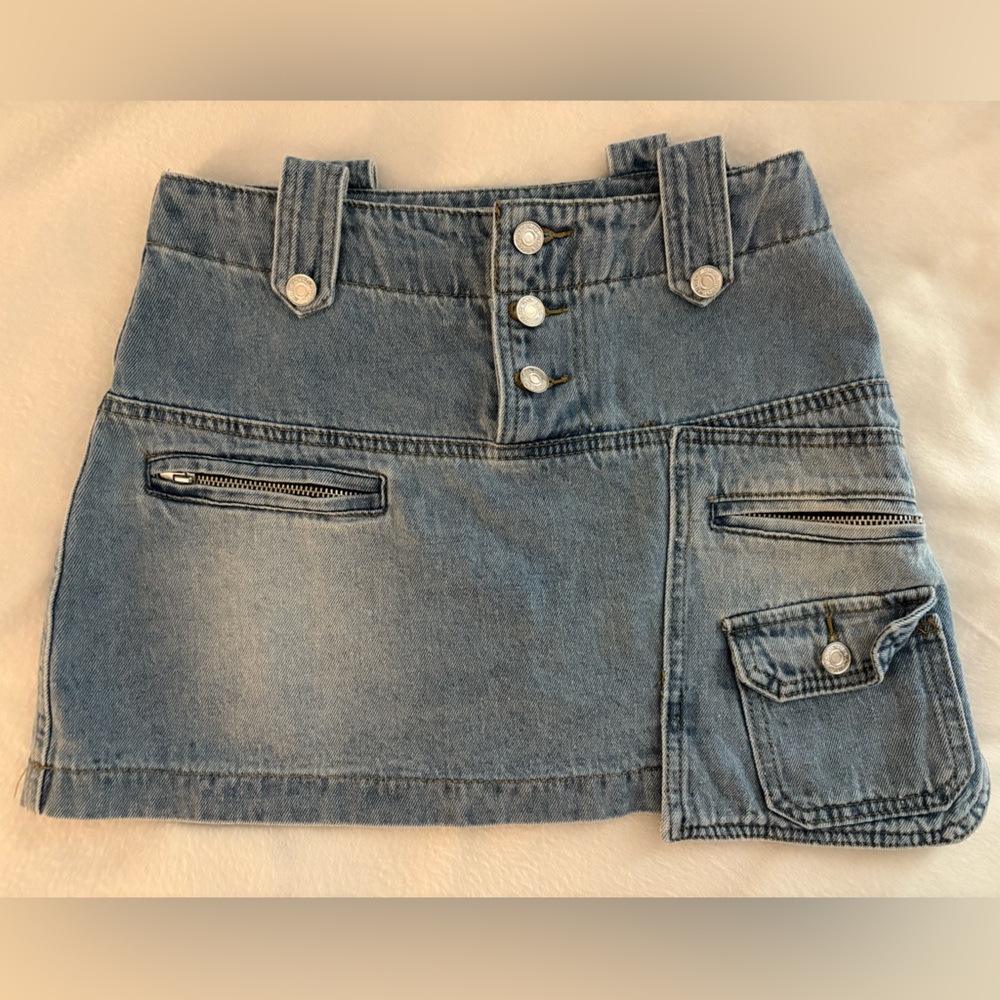 2/10✨Jean mini skirt